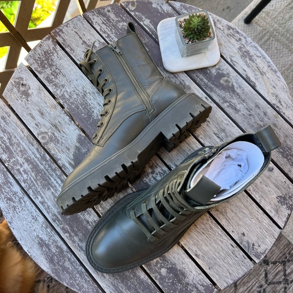 FREE Zara low heel laced leather ankle boots - Picture 9 of 11